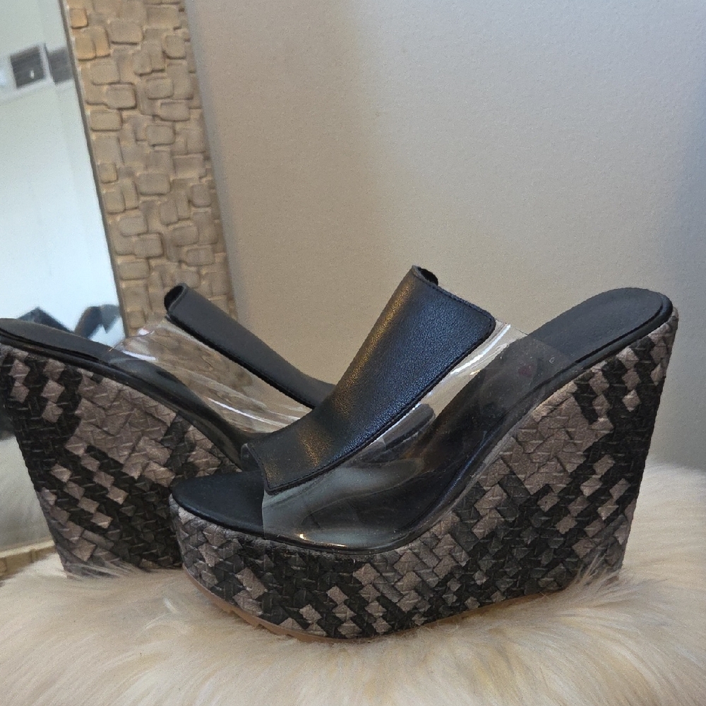SHEIN Black and Gray Wedge Sandals